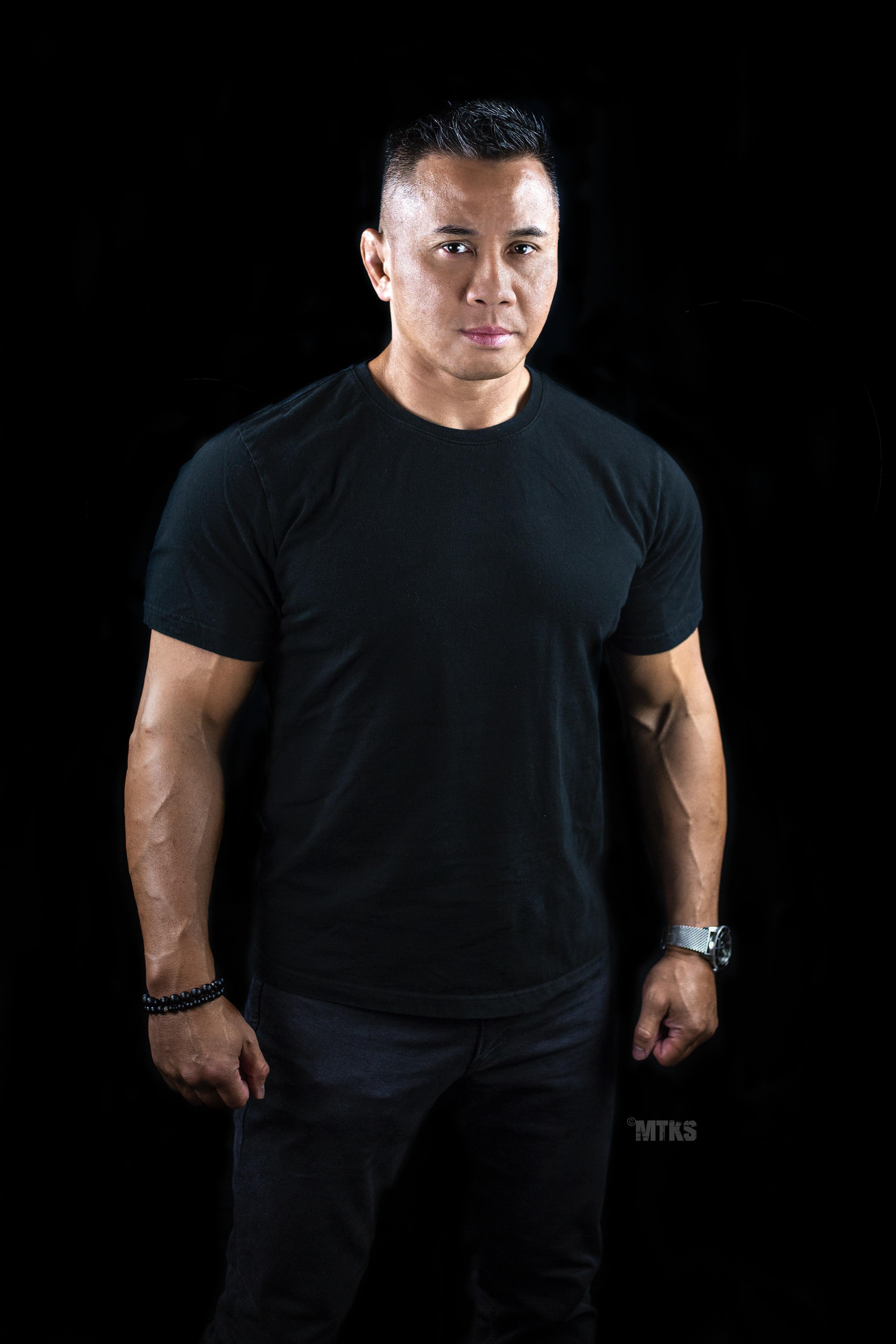 Cung Le image