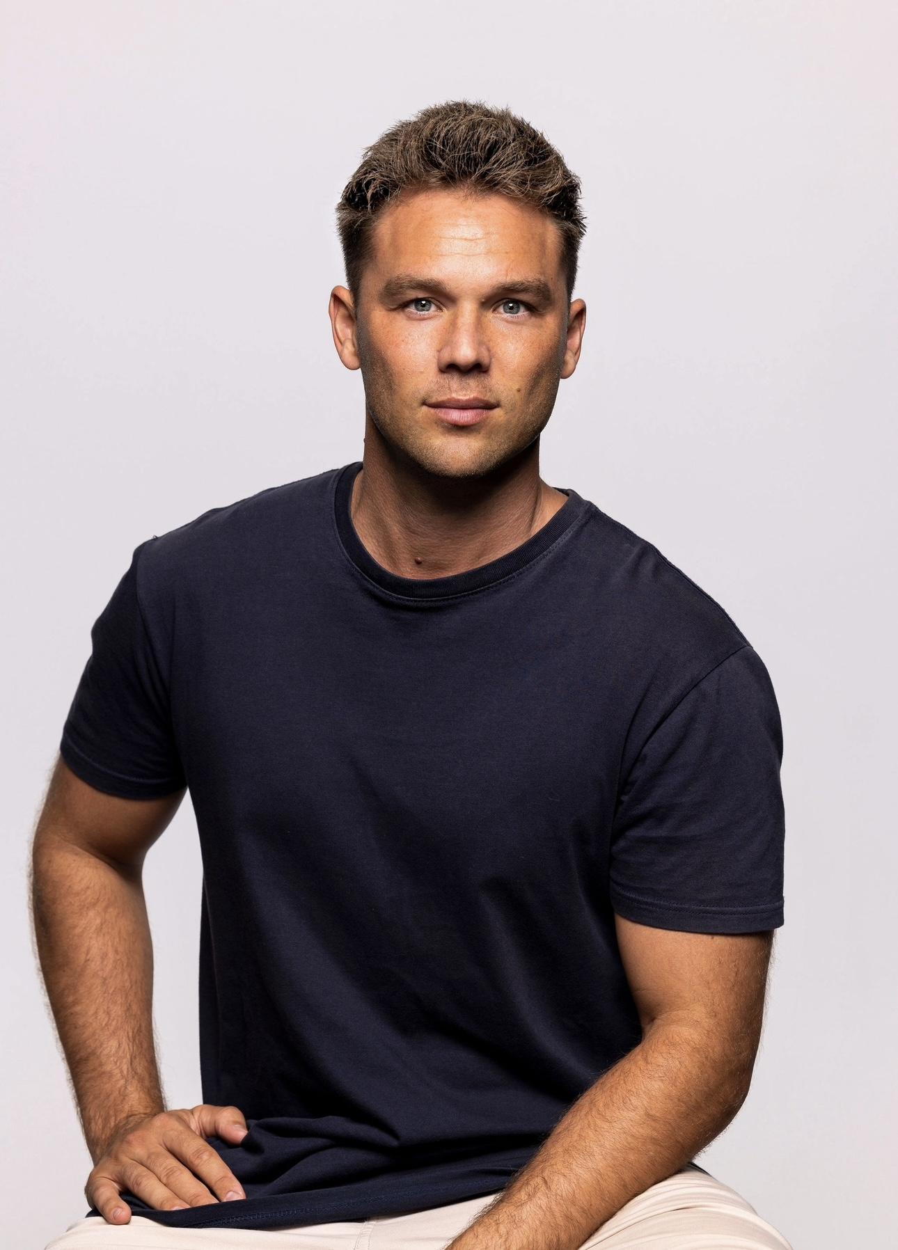 Lincoln Lewis image