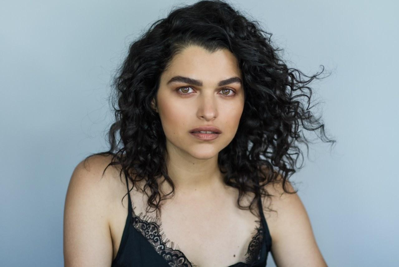 Eve Harlow image