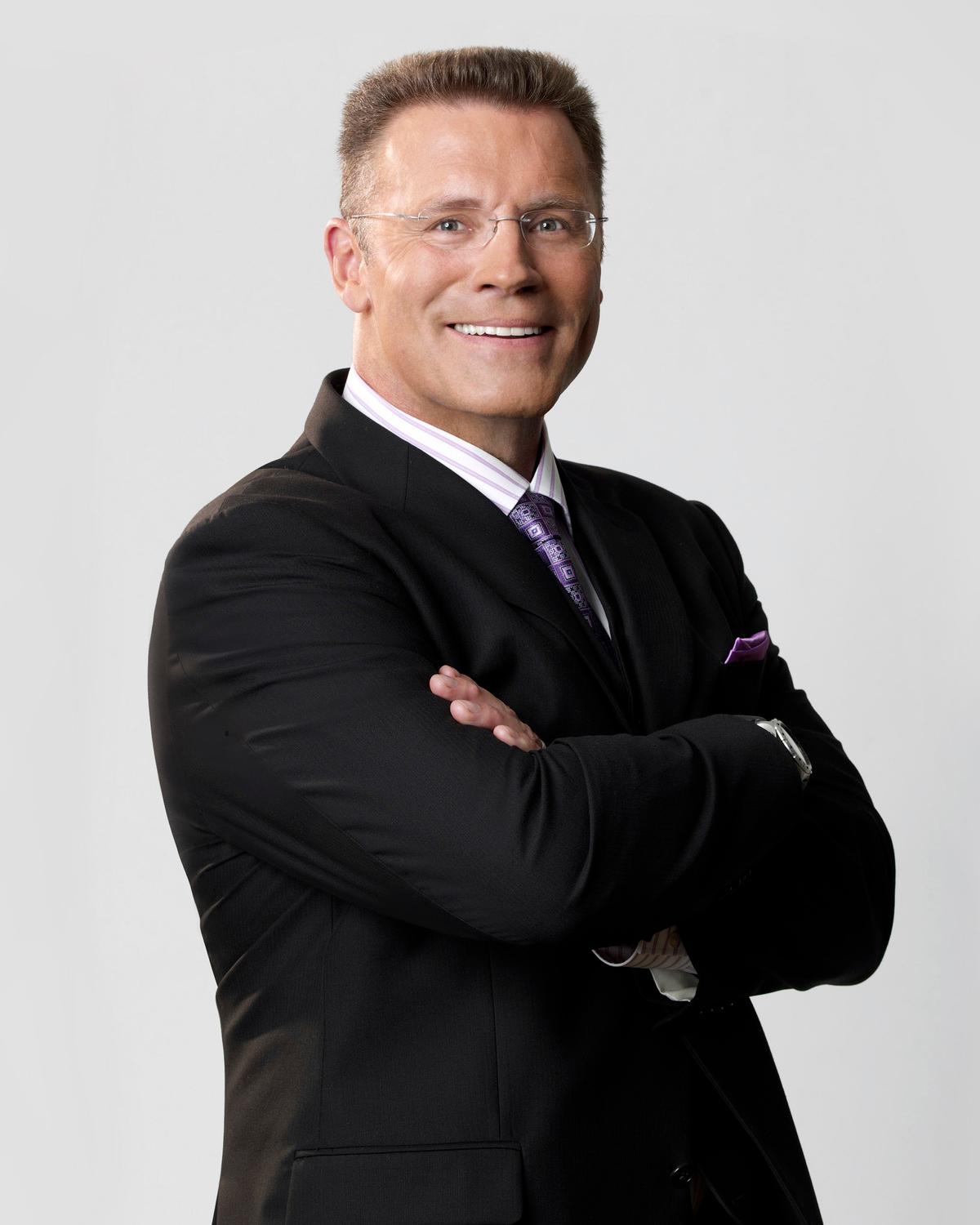 Howie Long image