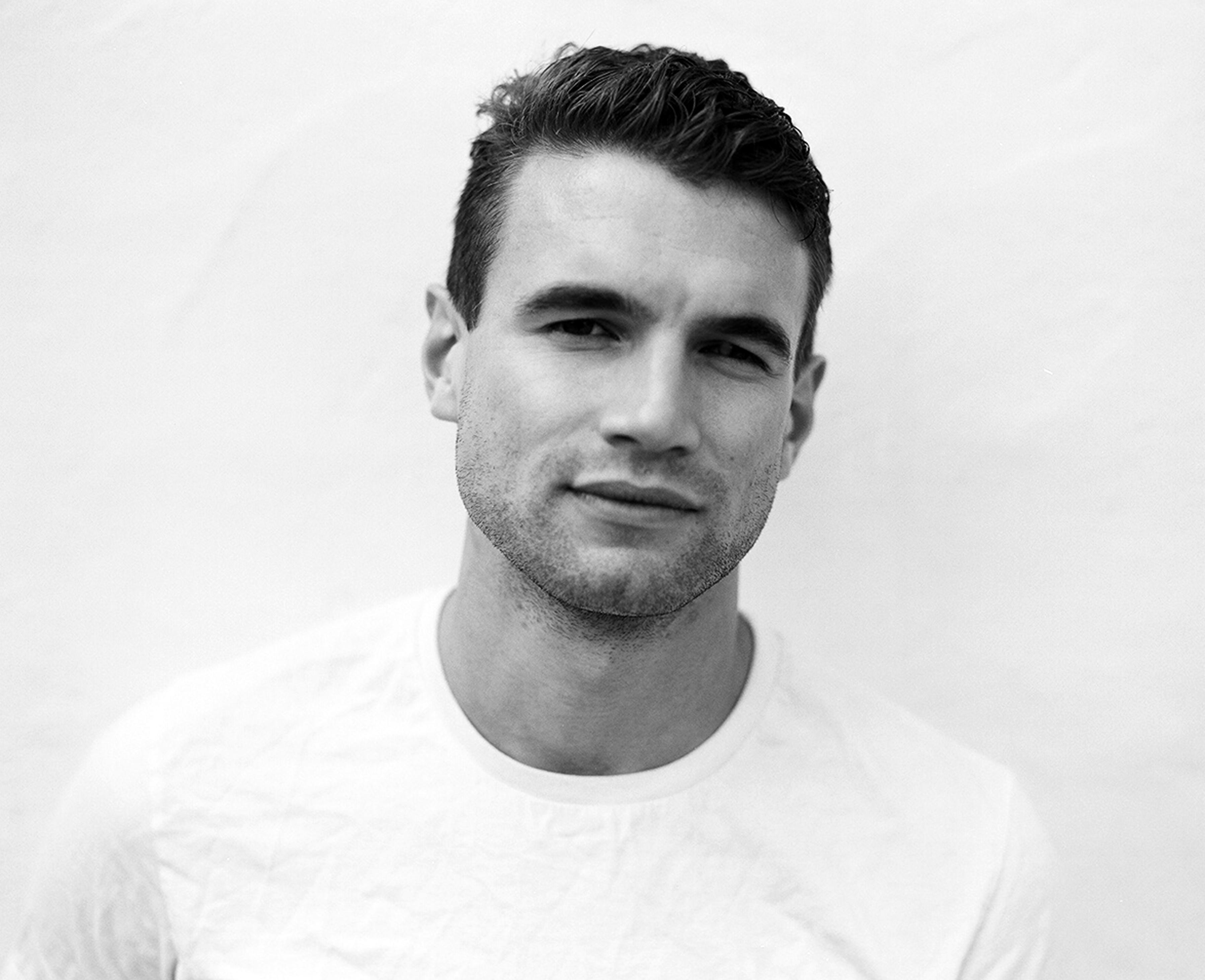 Alex Russell image