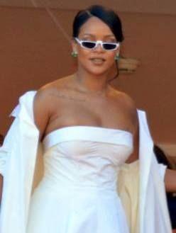 Rihanna profile photo